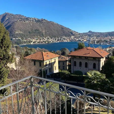 Lora Apartment, Free Private Parking, Self Check In Côme