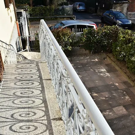 Lora Apartment, Free Private Parking, Self Check In * Côme