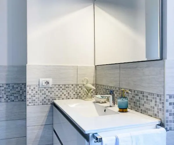 Lora Apartment, Free Private Parking Apartamento *