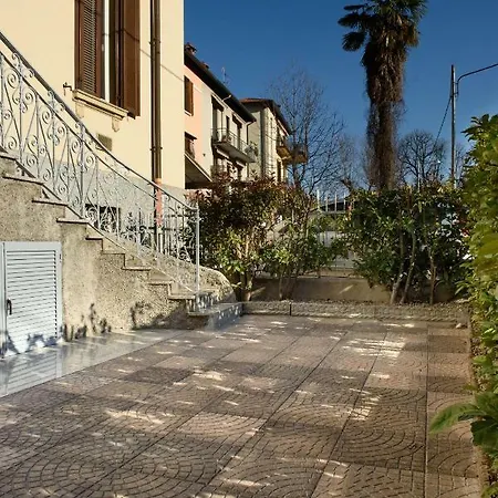 Lora Apartment, Free Private Parking 아파트 *